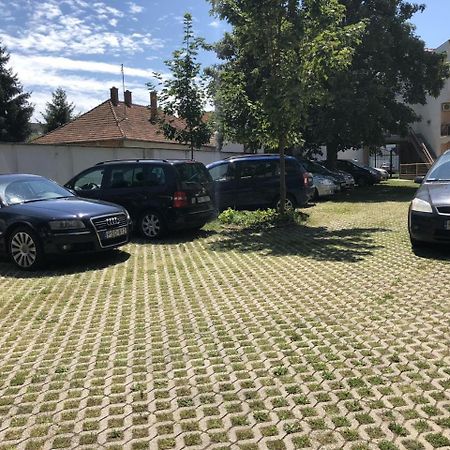 Hajdúszoboszló Zoeld Beka Apartmanok Koelcsey I מראה חיצוני תמונה